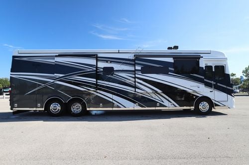 2024 Newmar London Aire 4569