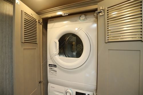 2023 Newmar Mountain Aire 4118