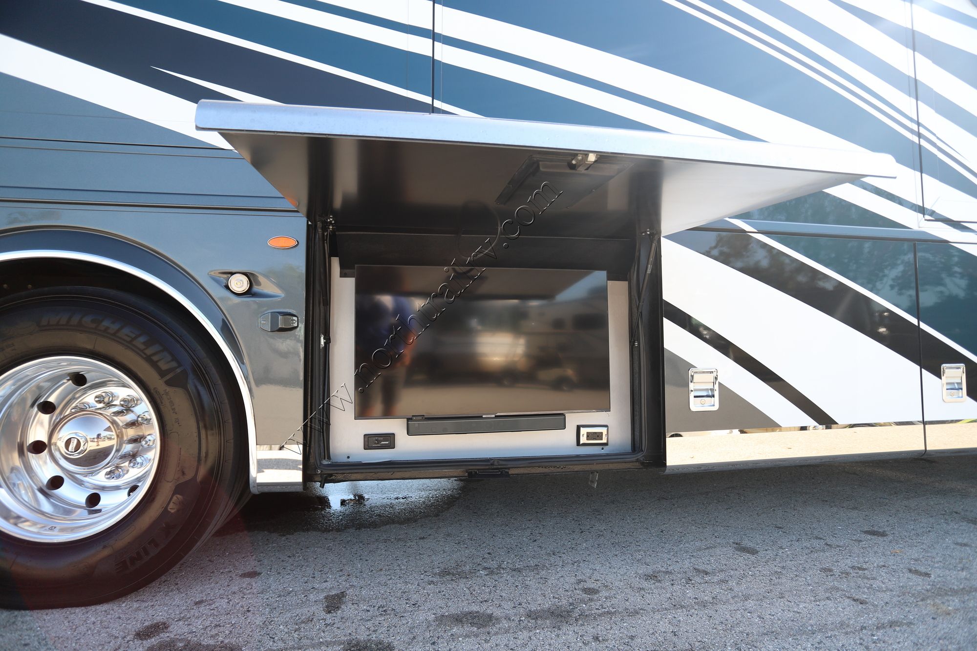 Used 2024 Newmar London Aire 4569 Class A  For Sale