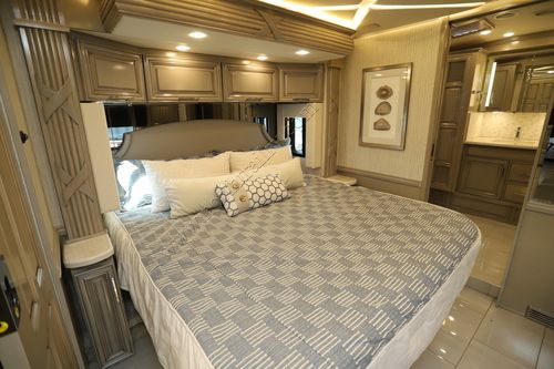 2023 Newmar Mountain Aire 4118