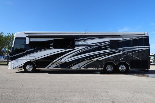 2024 Newmar London Aire 4569