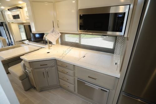 2025 Newmar New Aire 3543