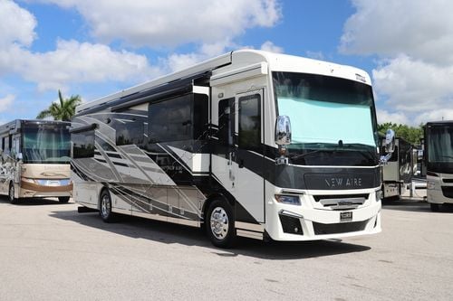 2025 Newmar New Aire 3543