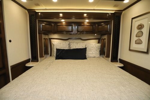 2024 Newmar London Aire 4569