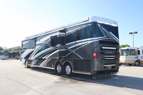 2024 Newmar London Aire 4569