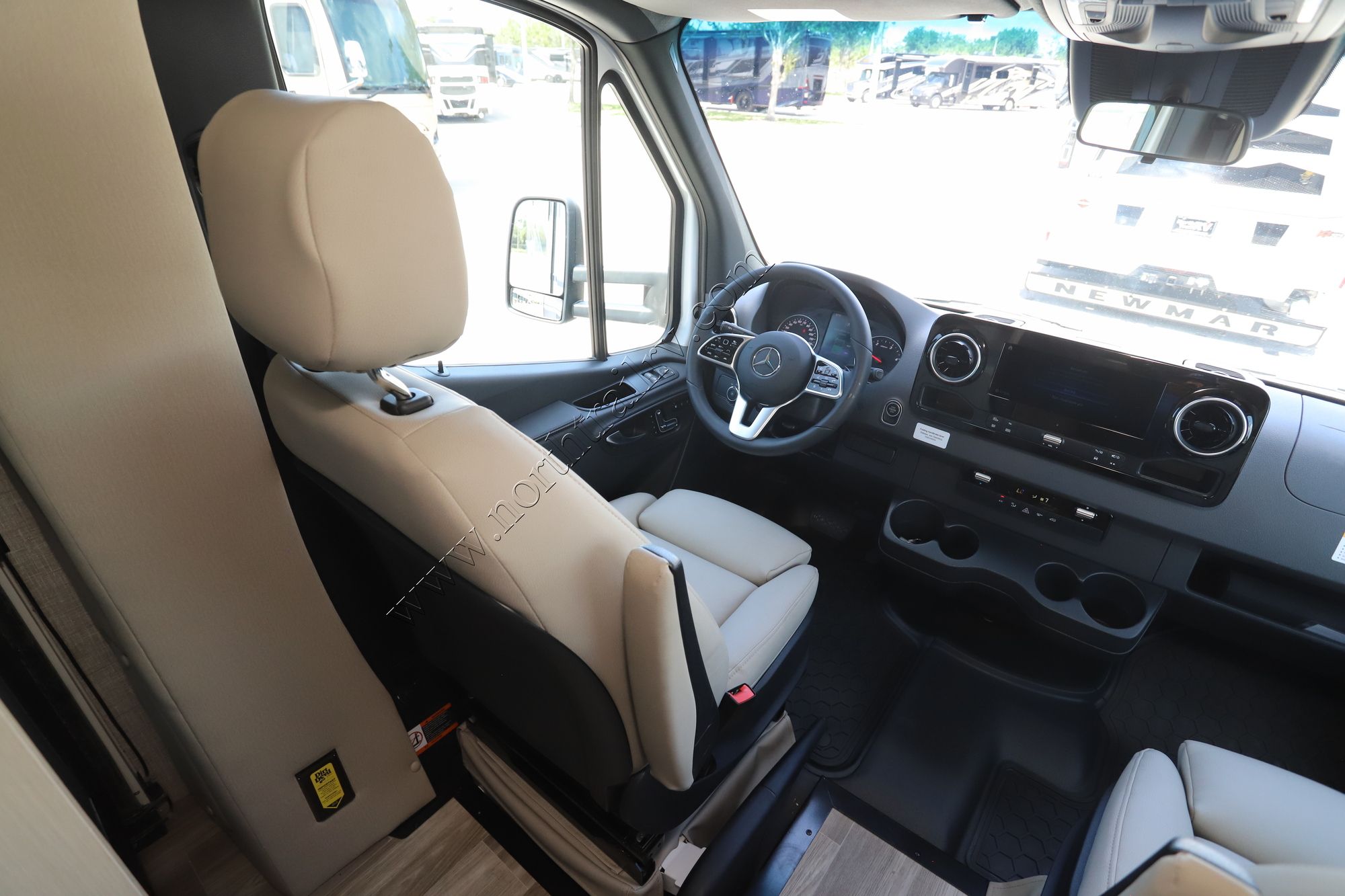New 2026 Tiffin Motor Homes Wayfarer 25XLW Class C  For Sale