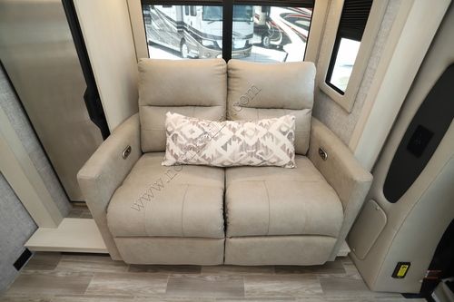 2026 Tiffin Motor Homes Wayfarer 25XLW