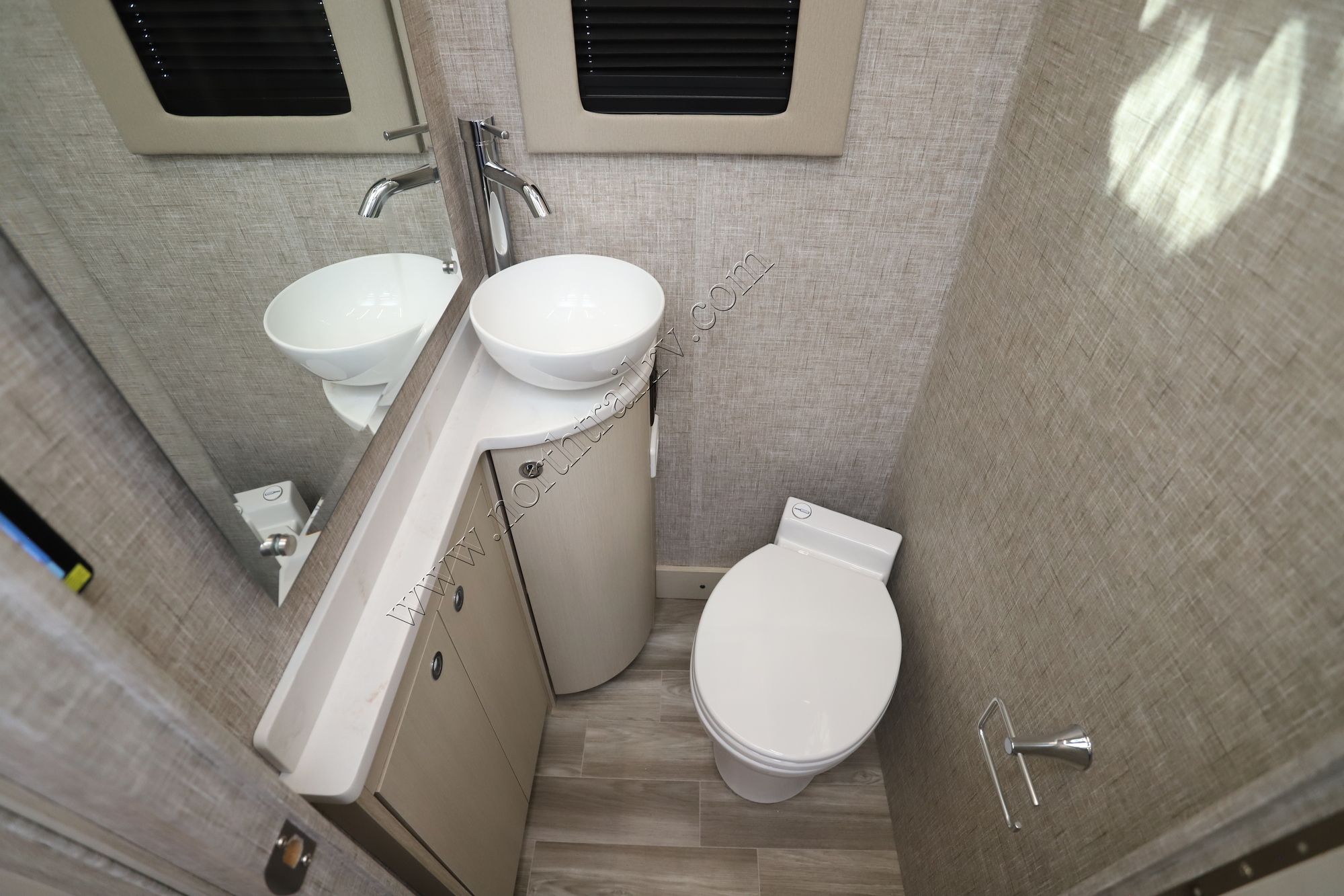 New 2026 Tiffin Motor Homes Wayfarer 25XLW Class C  For Sale
