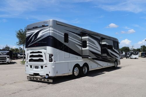 2026 Newmar Mountain Aire 4551