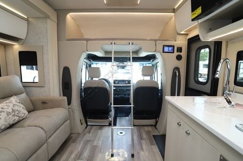 2026 Tiffin Motor Homes Wayfarer 25XLW