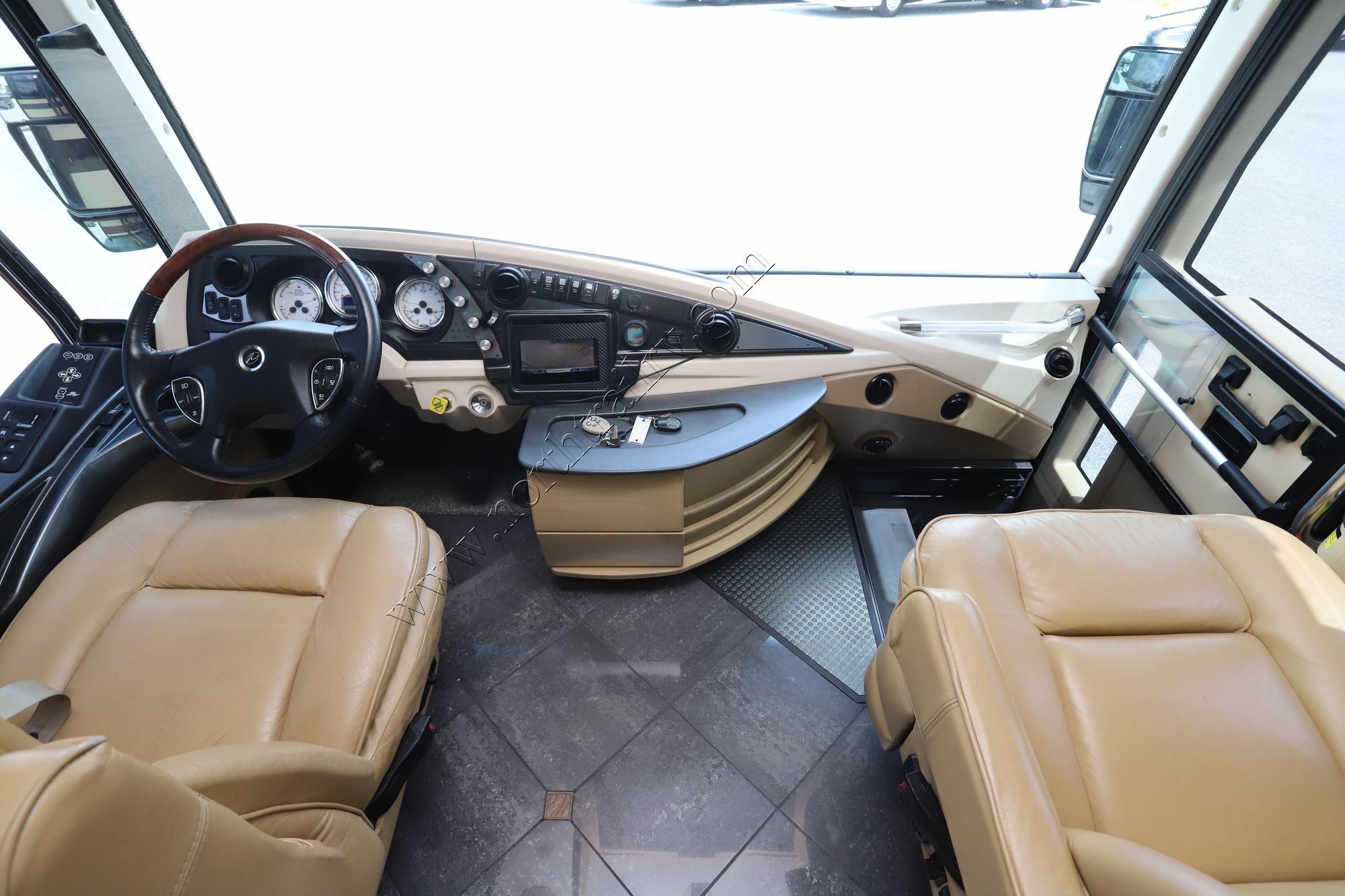Used 2008 American Coach American Eagle 45E Class A  For Sale