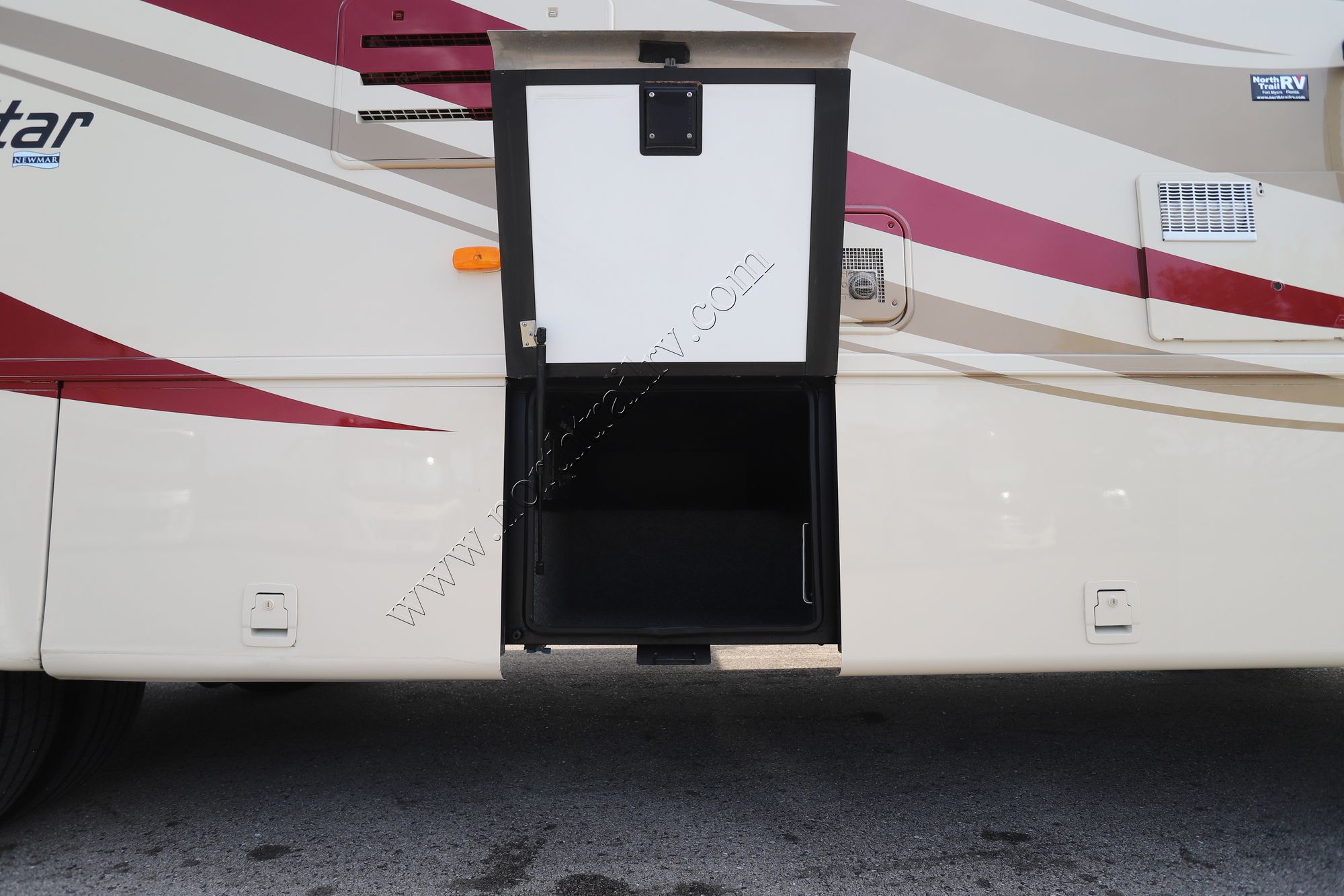 Used 2013 Newmar Bay Star 2901 Class A  For Sale
