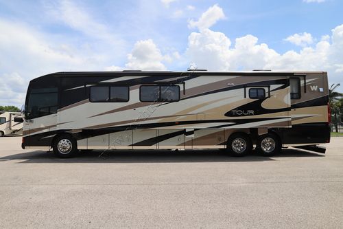 2013 Winnebago Tour 42QD