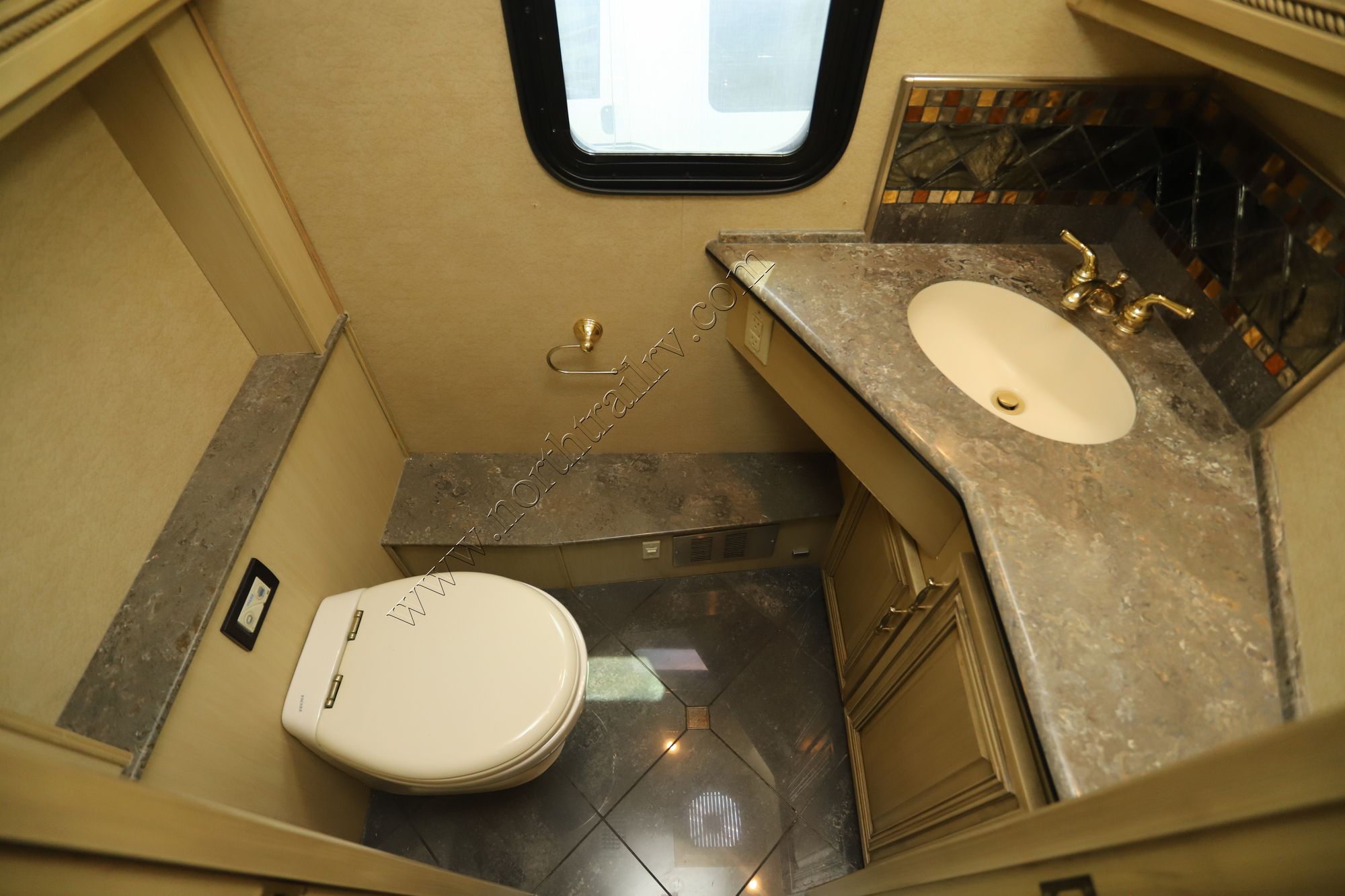 Used 2008 American Coach American Eagle 45E Class A  For Sale