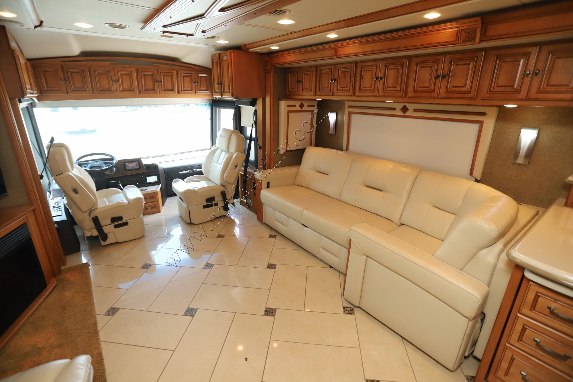 Used 2013 Winnebago Tour 42QD Class A  For Sale