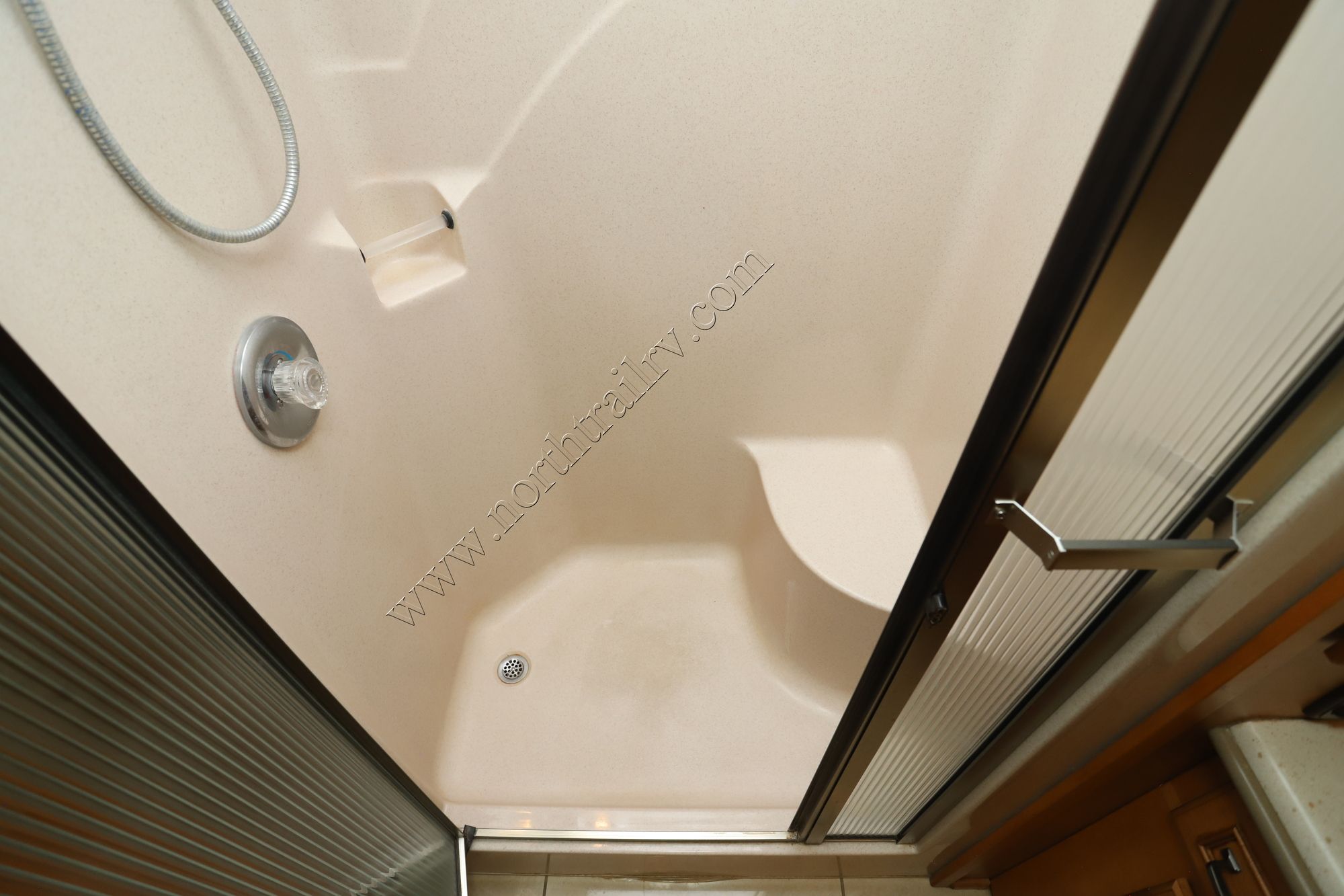 Used 2013 Winnebago Tour 42QD Class A  For Sale