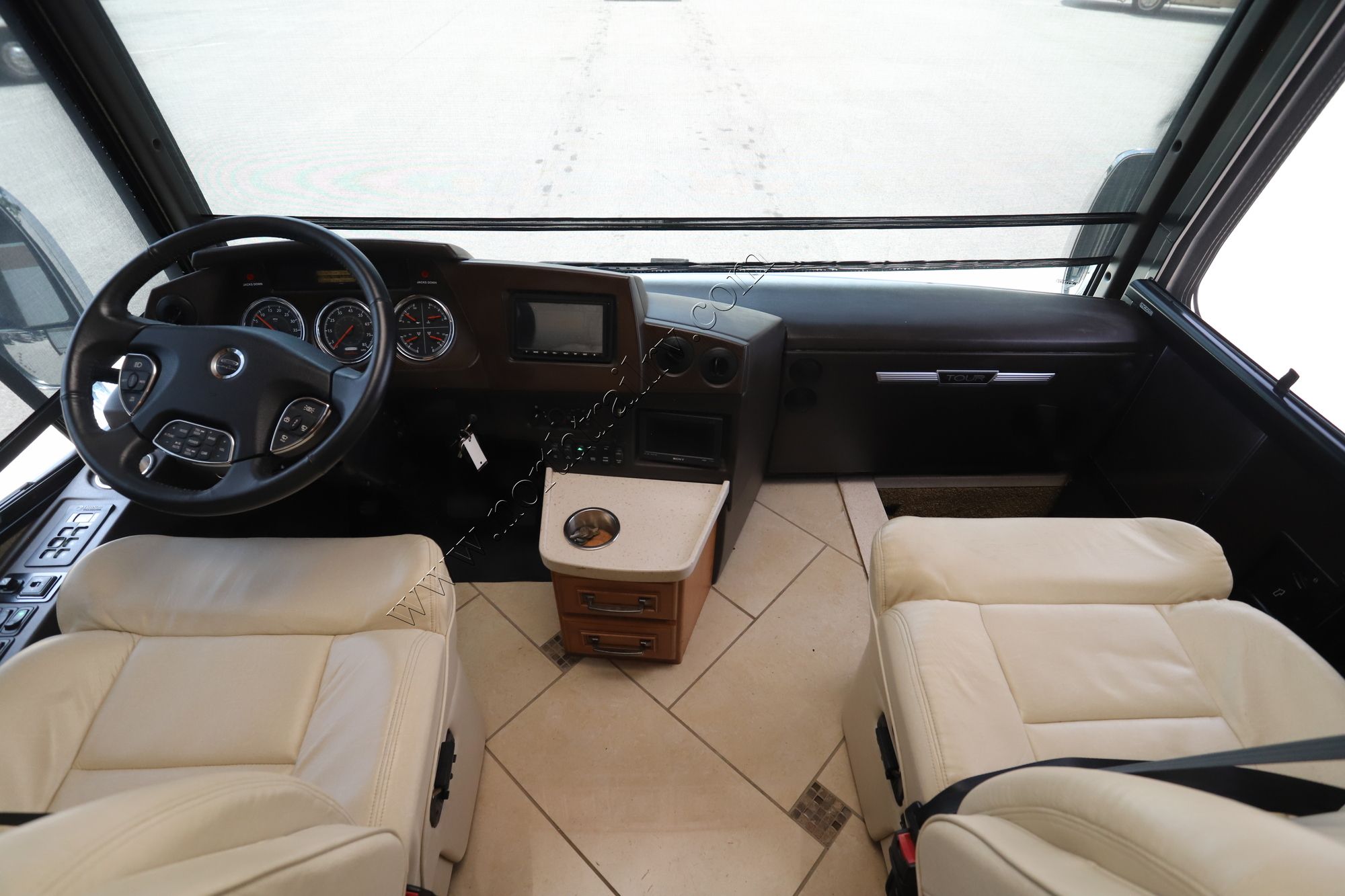 Used 2013 Winnebago Tour 42QD Class A  For Sale