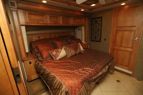 2013 Winnebago Tour 42QD
