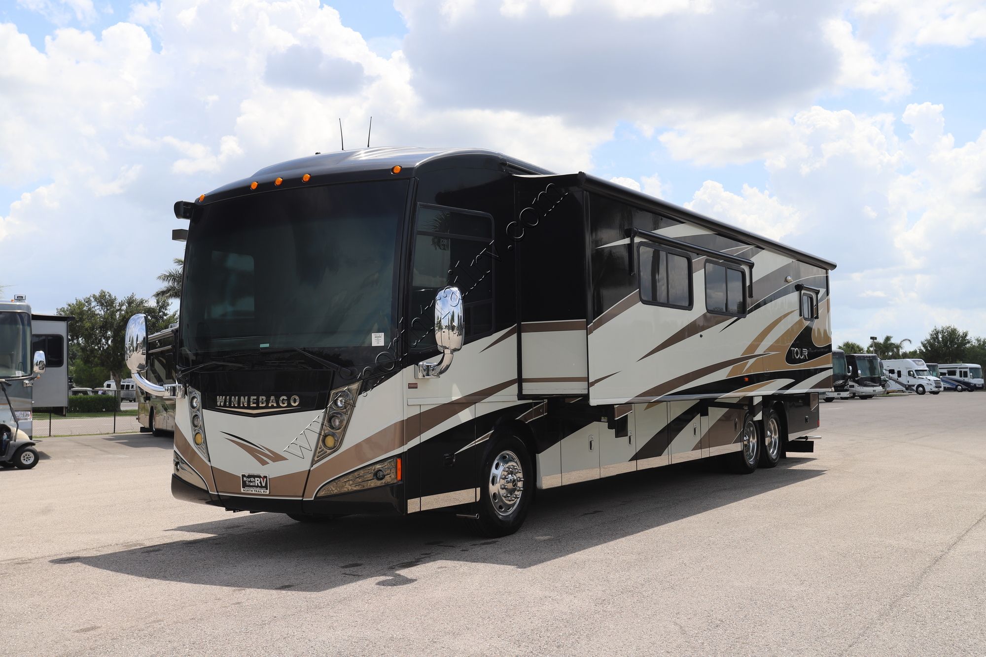 Used 2013 Winnebago Tour 42QD Class A  For Sale