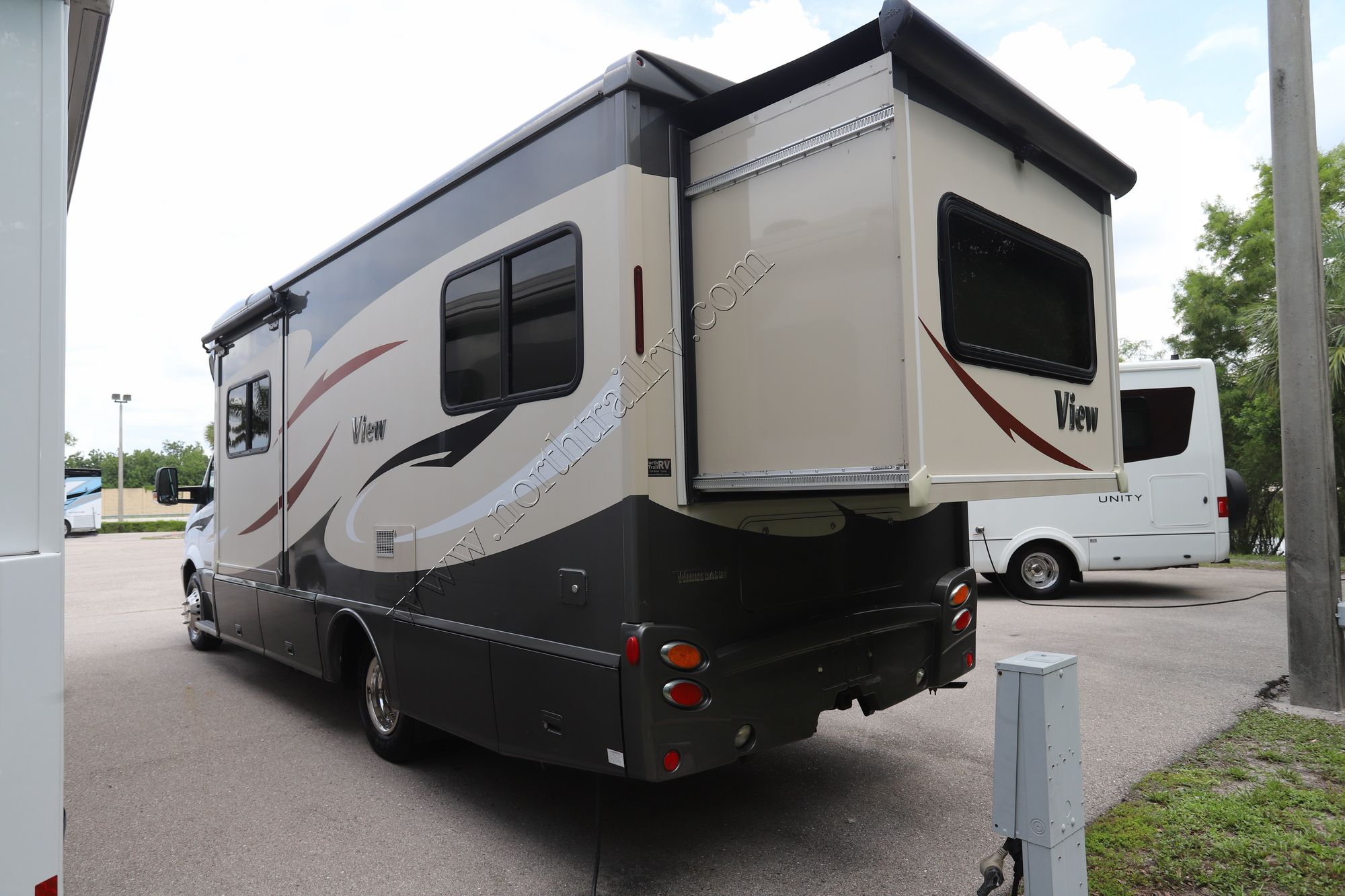 Used 2015 Winnebago View 24G Class C  For Sale