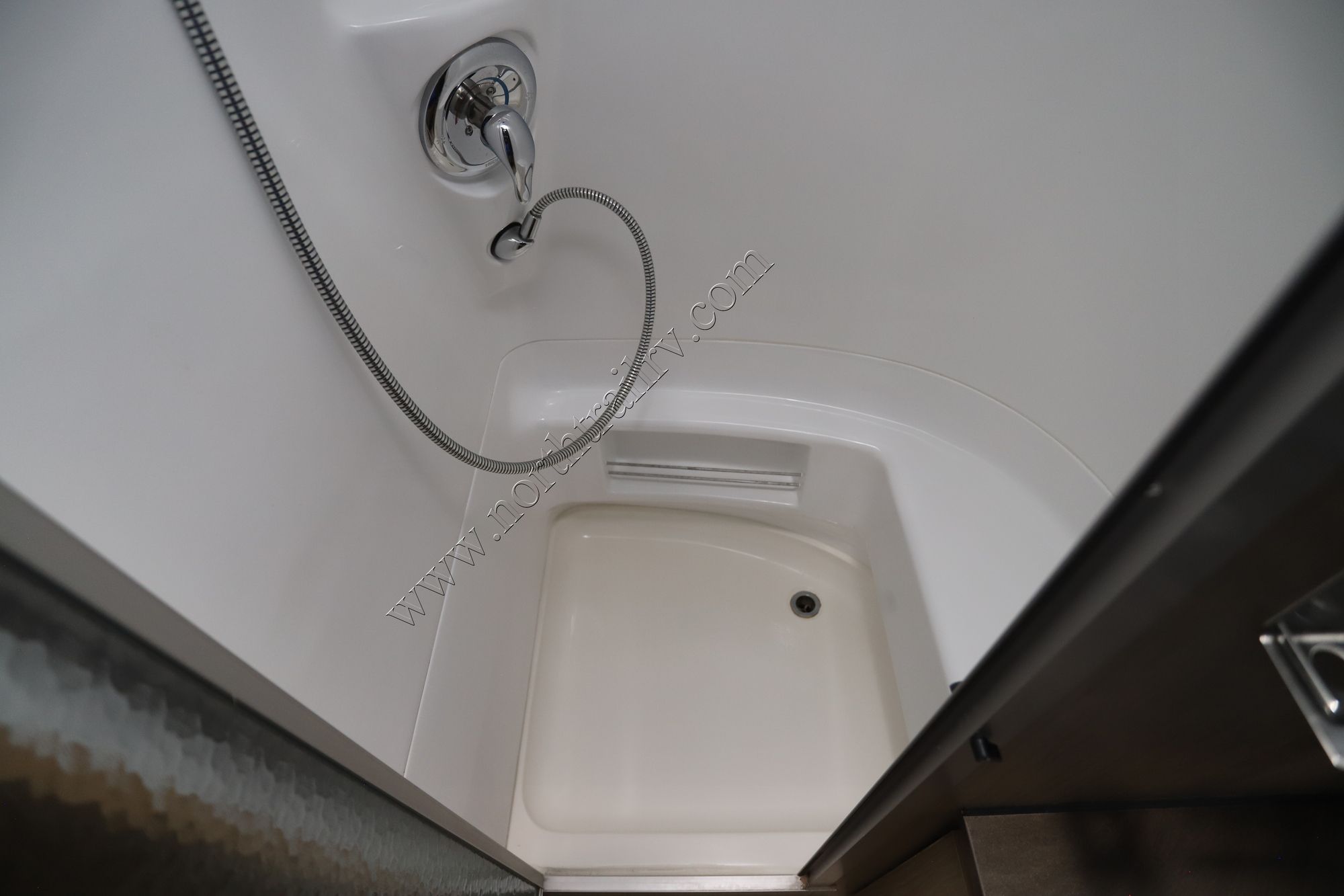 2020 Airstream Flying Cloud 23CB Travel Trailer Used  For Sale