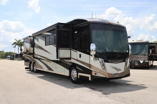 2013 Winnebago Tour 42QD