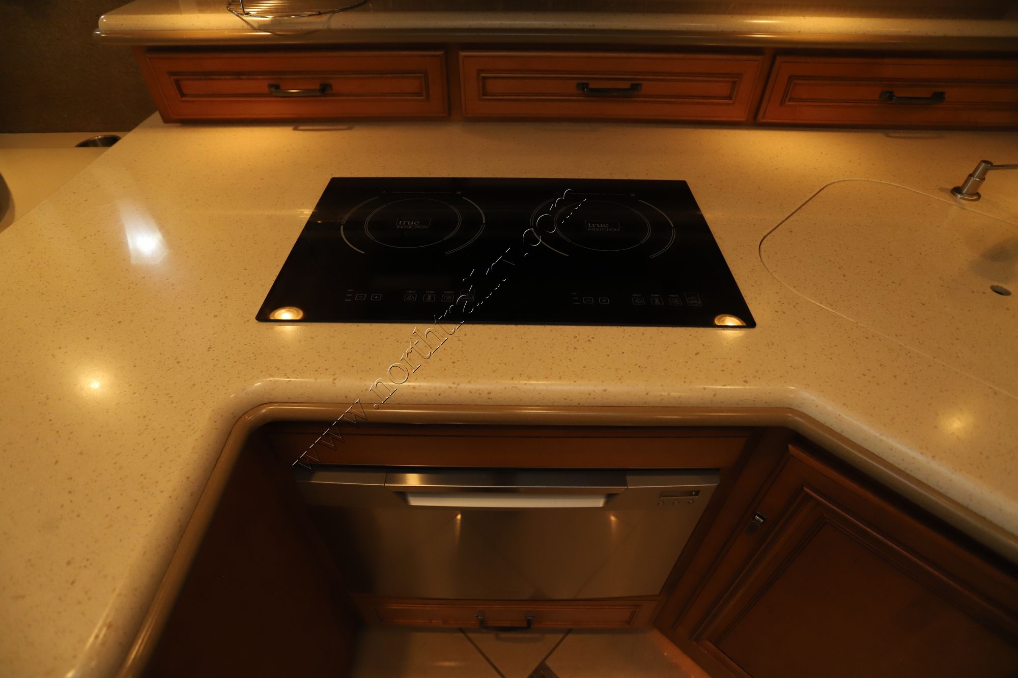 Used 2013 Winnebago Tour 42QD Class A  For Sale