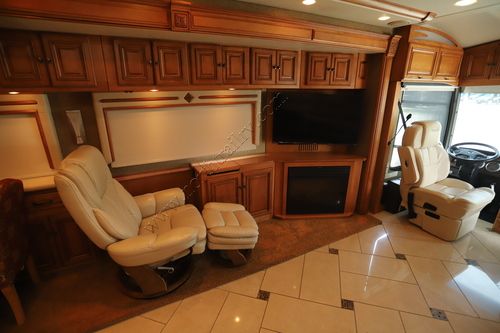 2013 Winnebago Tour 42QD