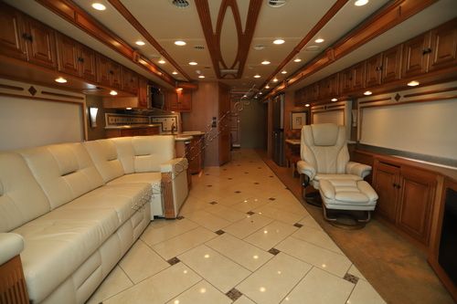 2013 Winnebago Tour 42QD
