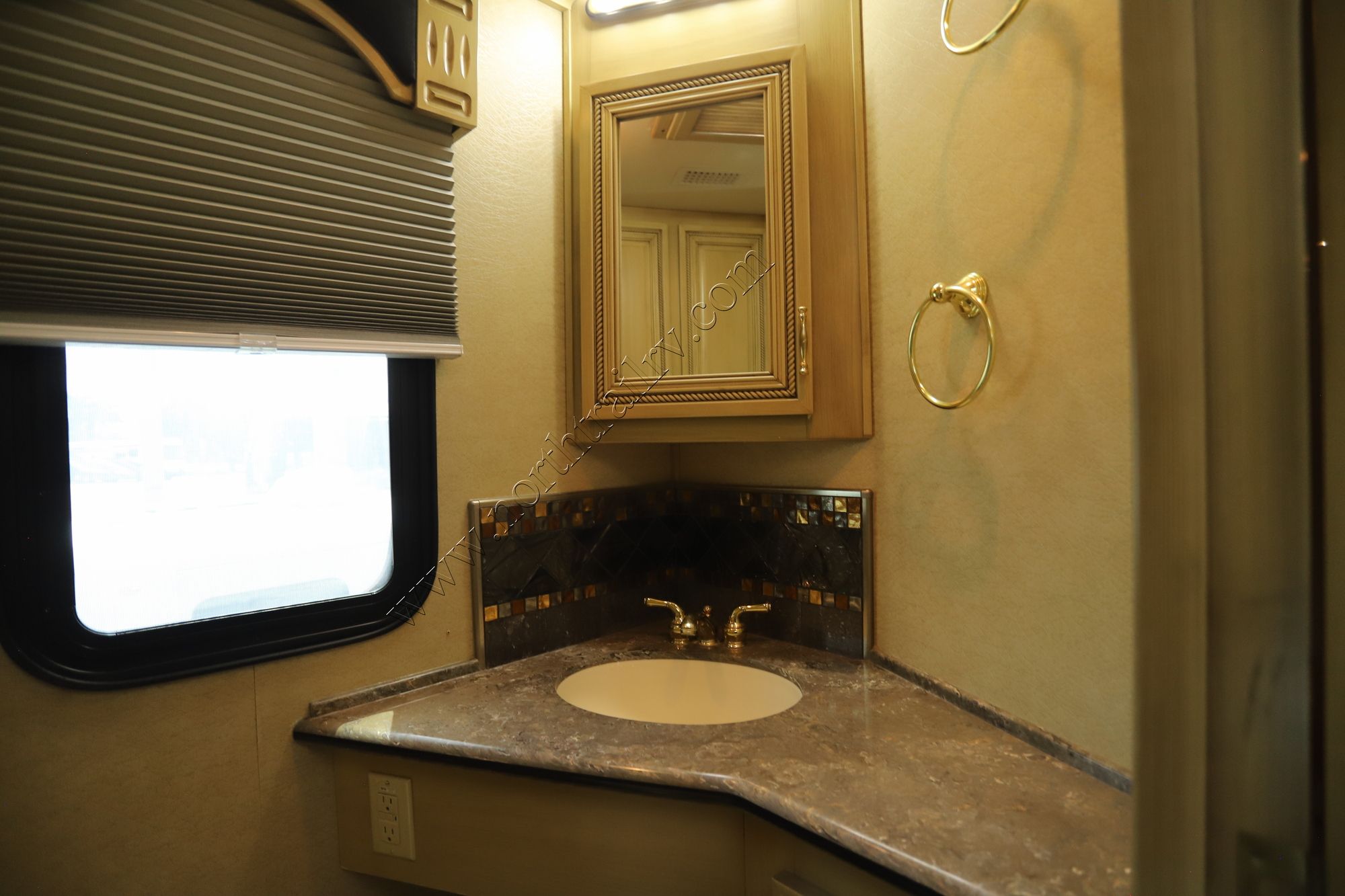 Used 2008 American Coach American Eagle 45E Class A  For Sale