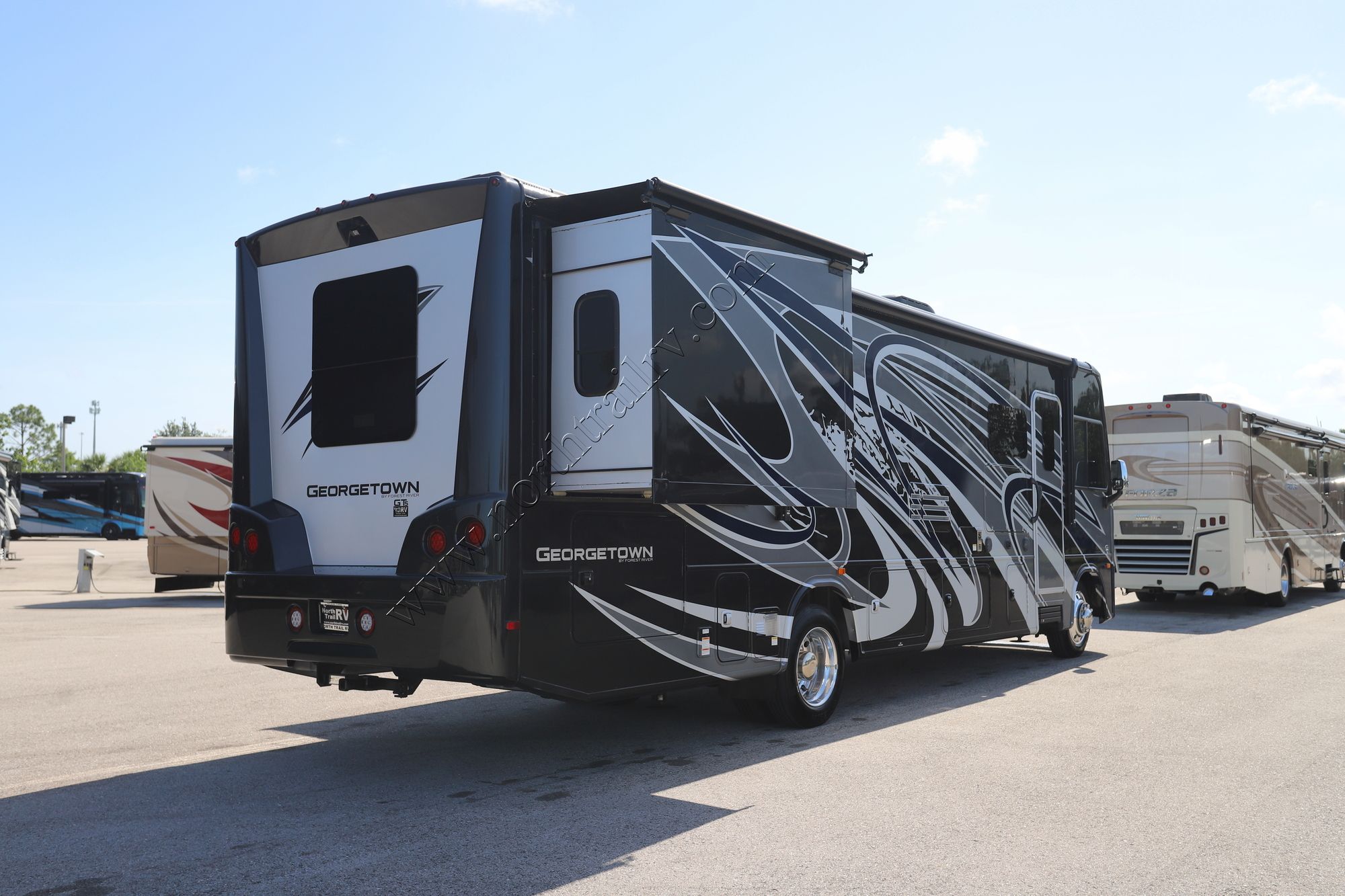 Used 2022 Forest River Georgetown 31L5 Class A  For Sale