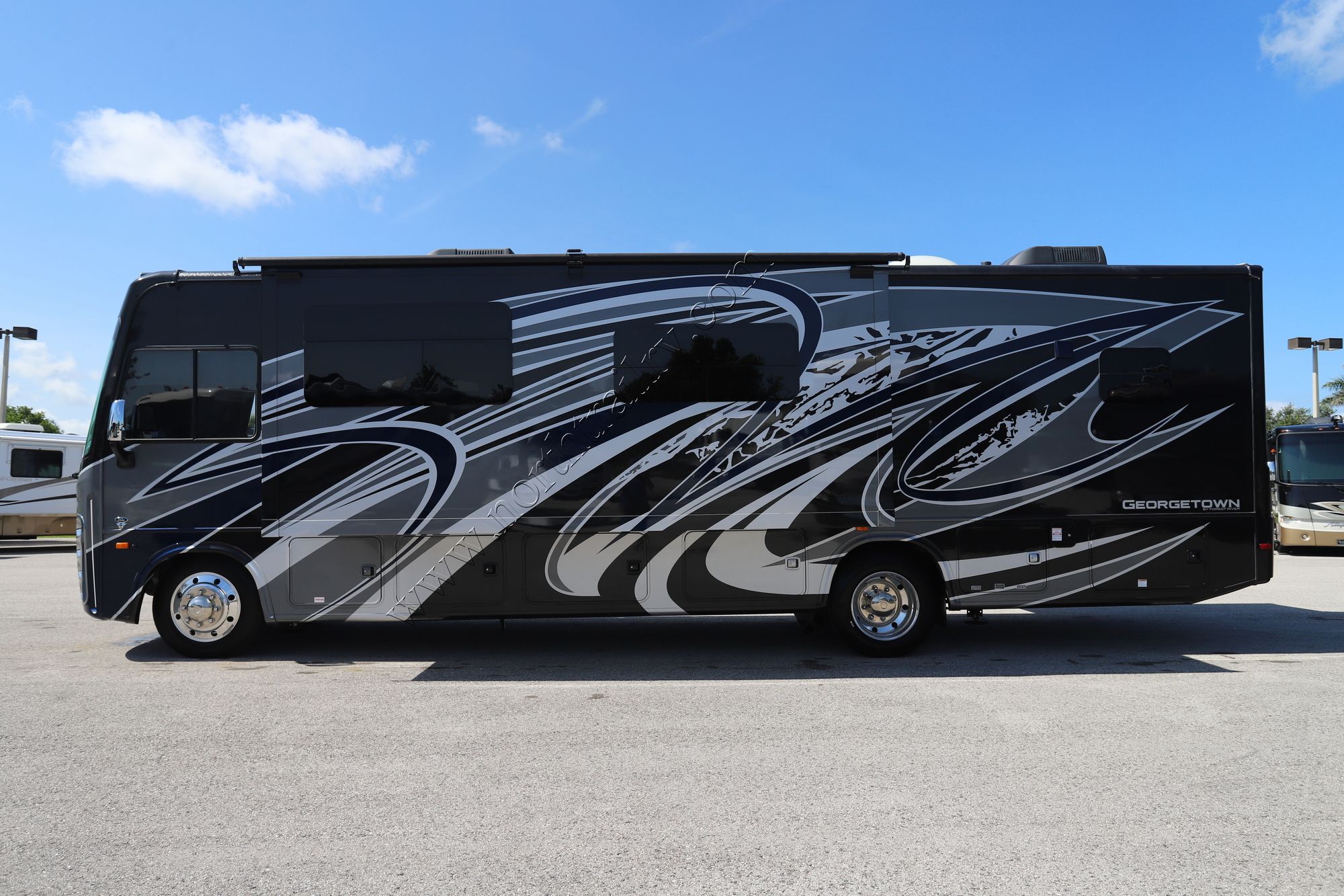 Used 2022 Forest River Georgetown 31L5 Class A  For Sale