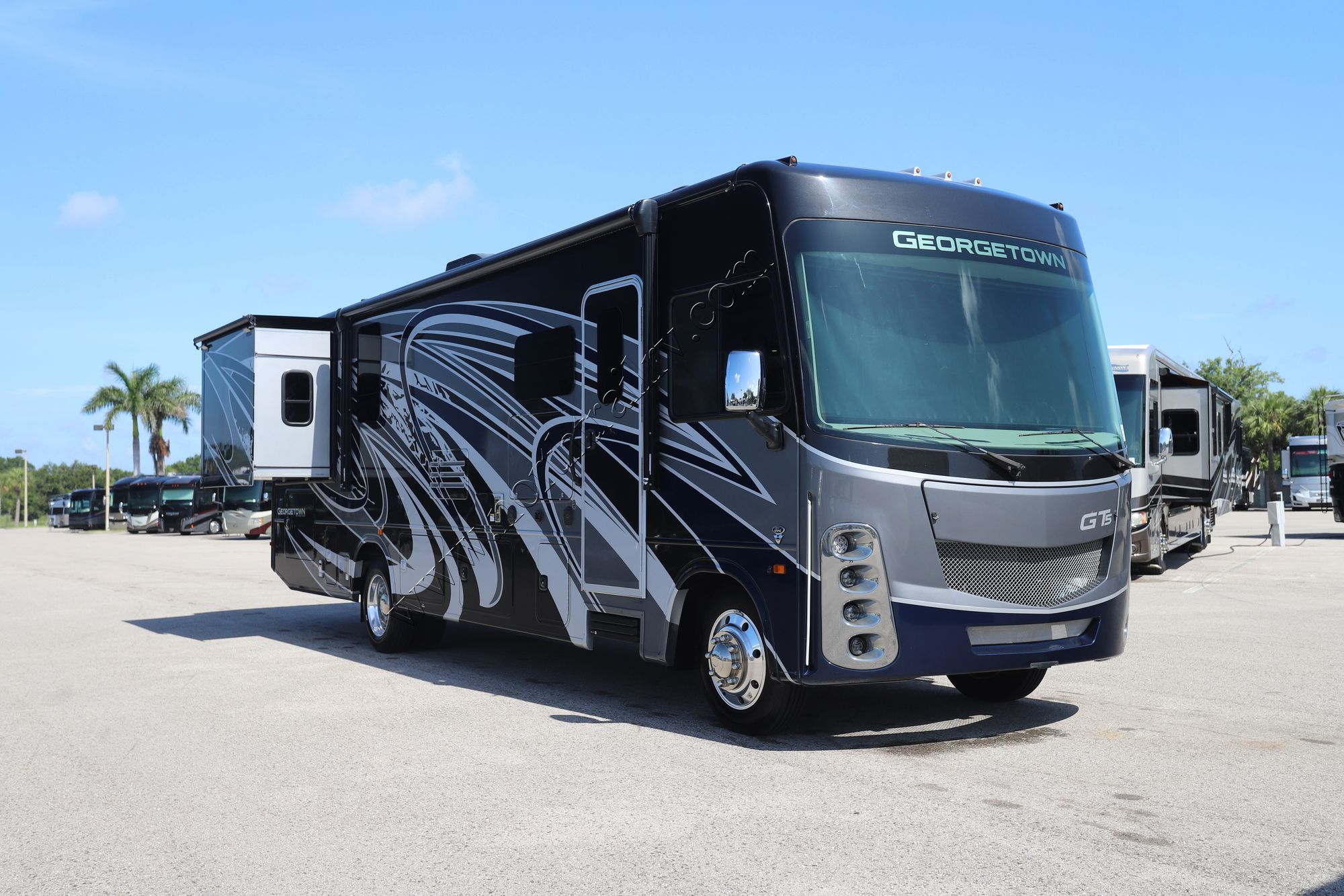 Used 2022 Forest River Georgetown 31L5 Class A  For Sale