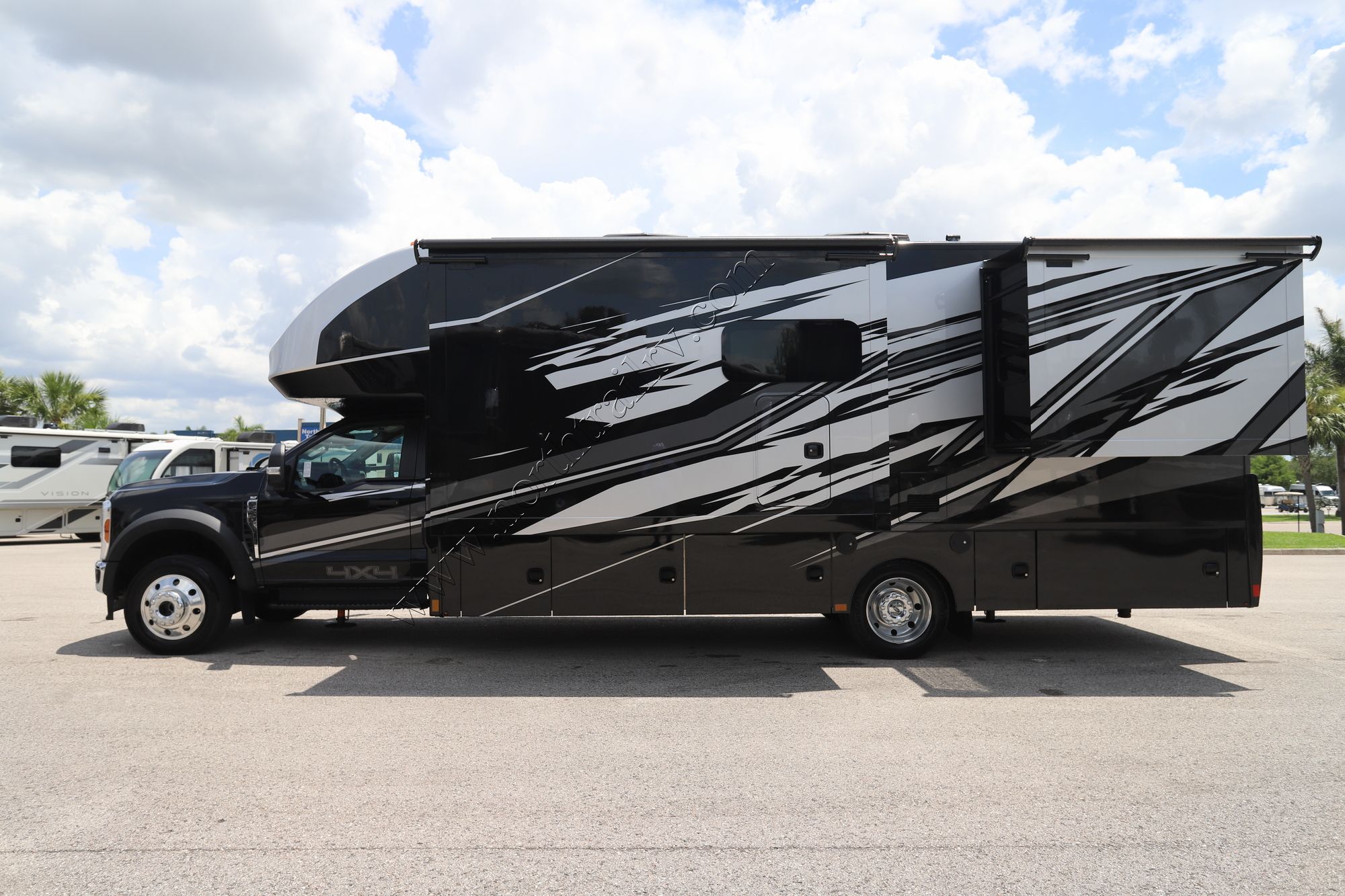 New 2026 Renegade Rv Veracruz 32VDS Super C  For Sale