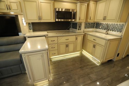2021 Newmar Essex 4569