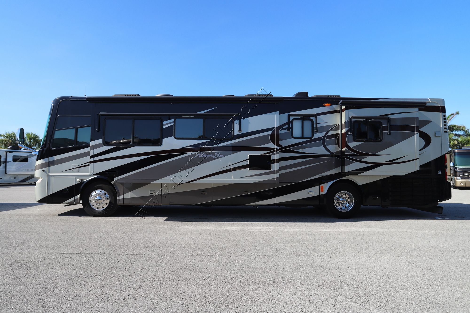 Used 2011 Tiffin Motor Homes Allegro Bus 40QXP Class A  For Sale