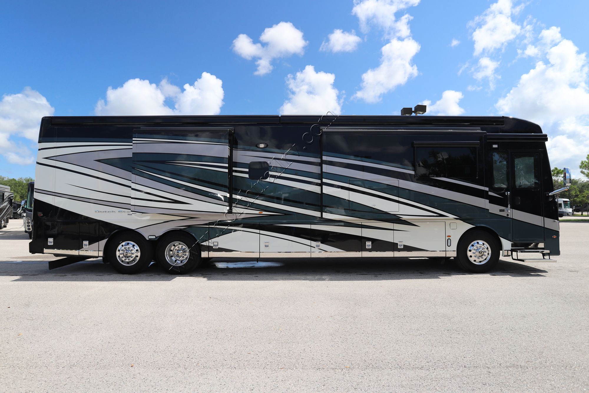 Used 2023 Newmar Dutch Star 4325 Class A  For Sale