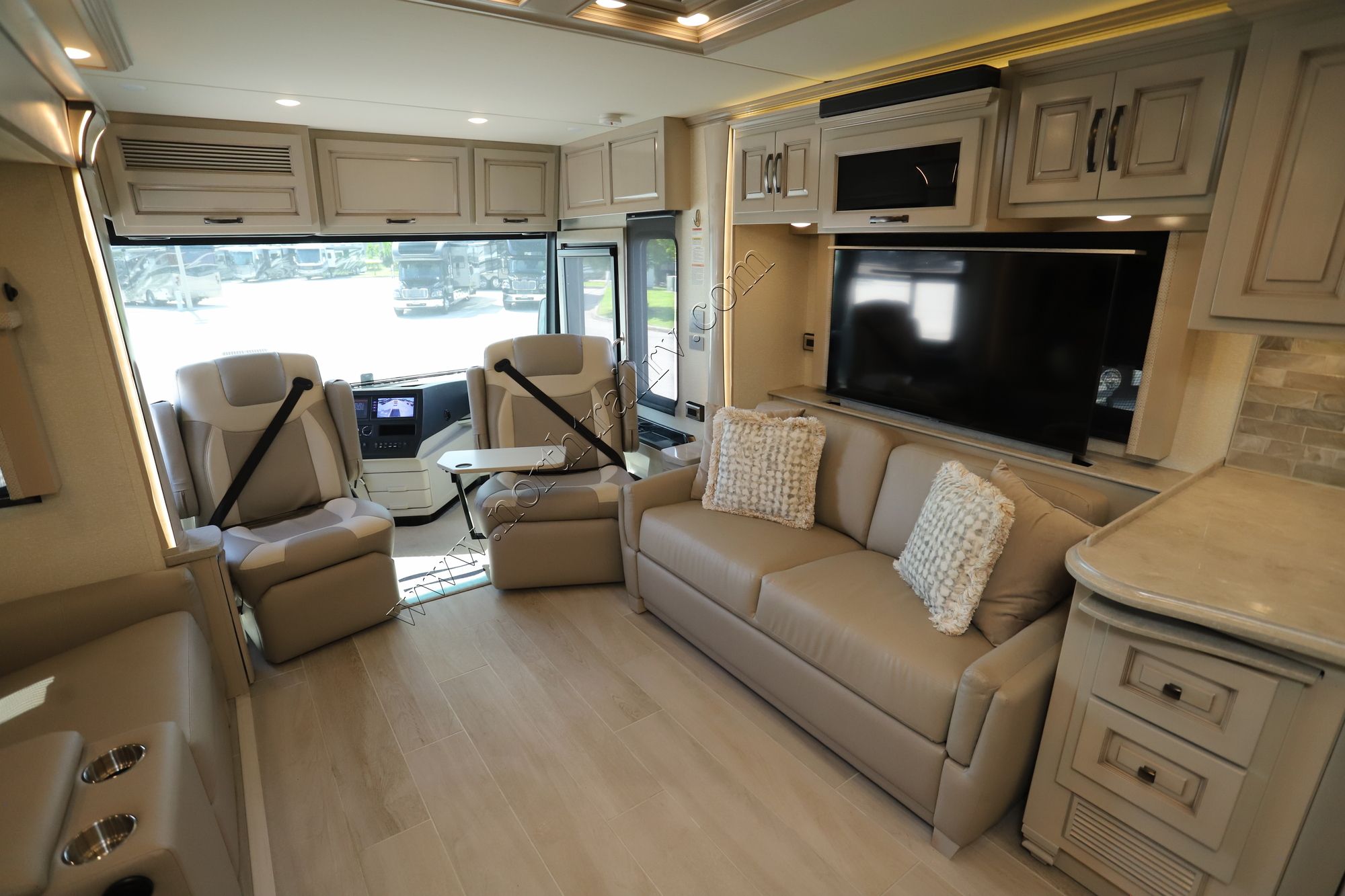 Used 2023 Newmar Dutch Star 4325 Class A  For Sale