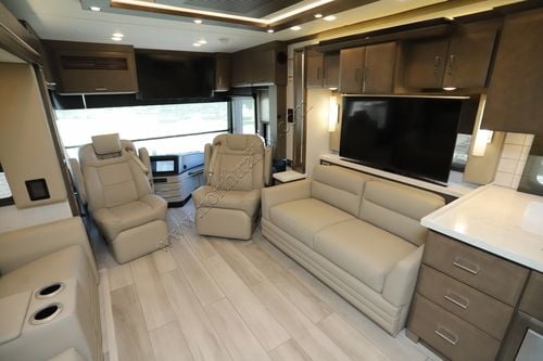 2025 Newmar Mountain Aire 4118