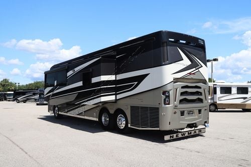 2025 Newmar Mountain Aire 4118