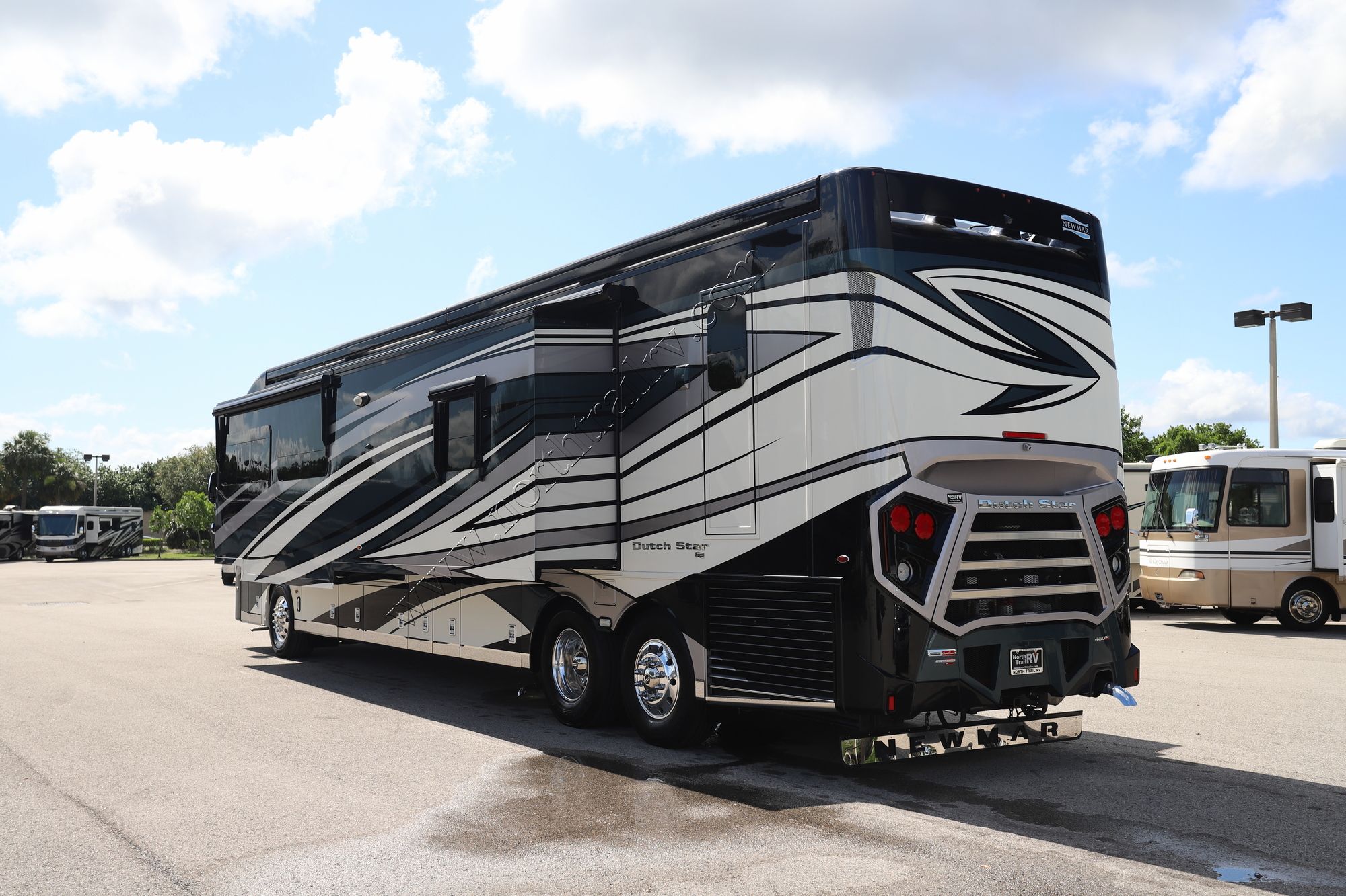 Used 2023 Newmar Dutch Star 4325 Class A  For Sale