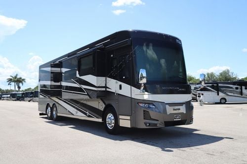 2025 Newmar Mountain Aire 4118
