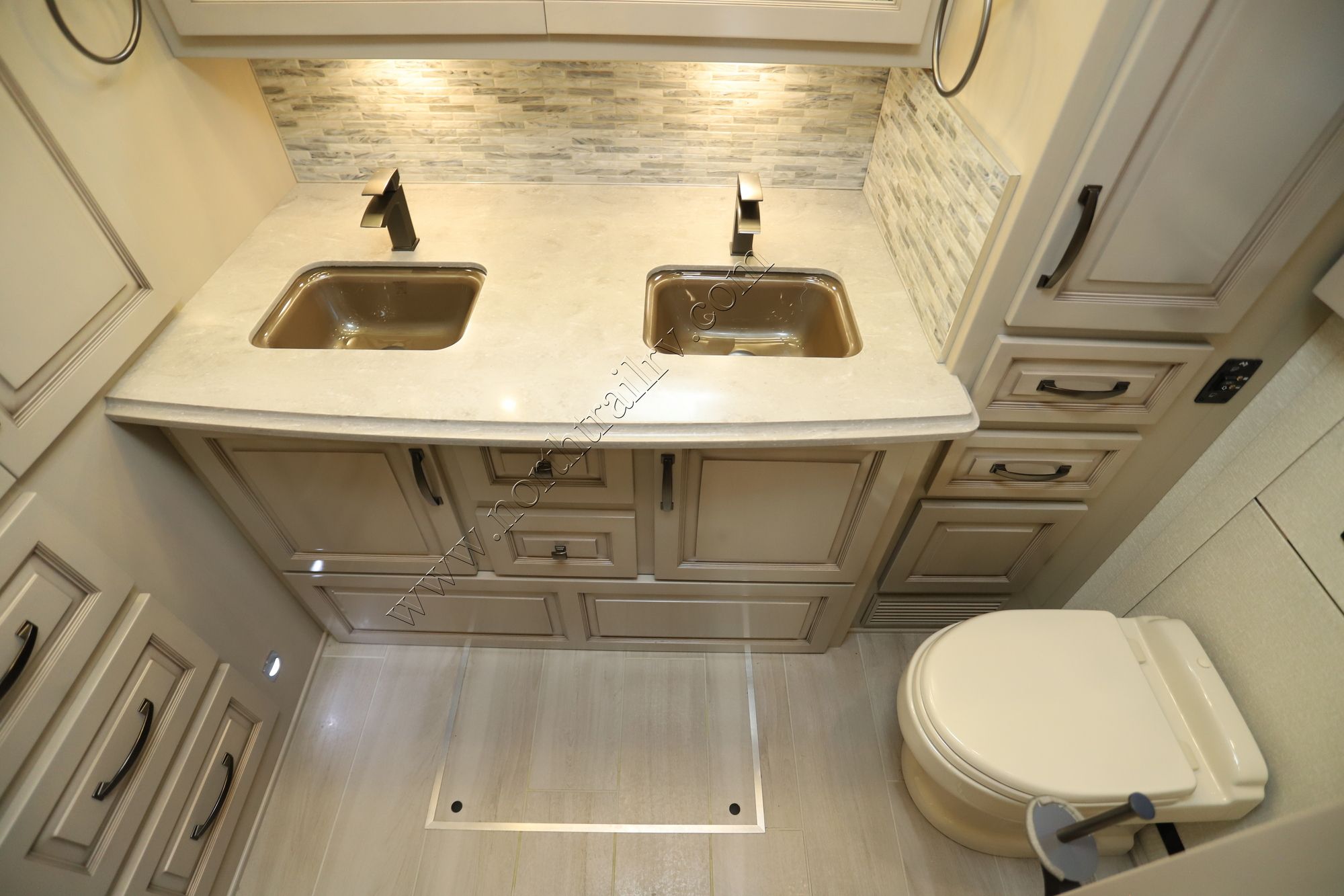Used 2023 Newmar Dutch Star 4325 Class A  For Sale