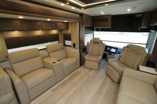 2025 Newmar Mountain Aire 4118