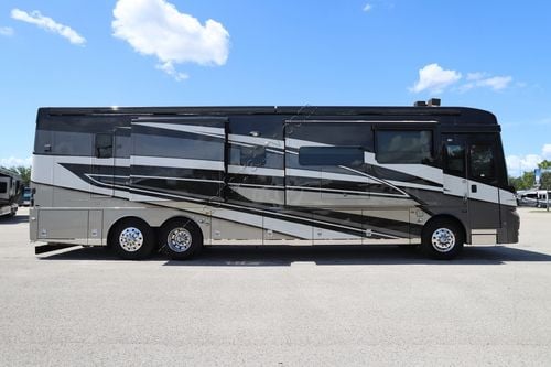 2025 Newmar Mountain Aire 4118