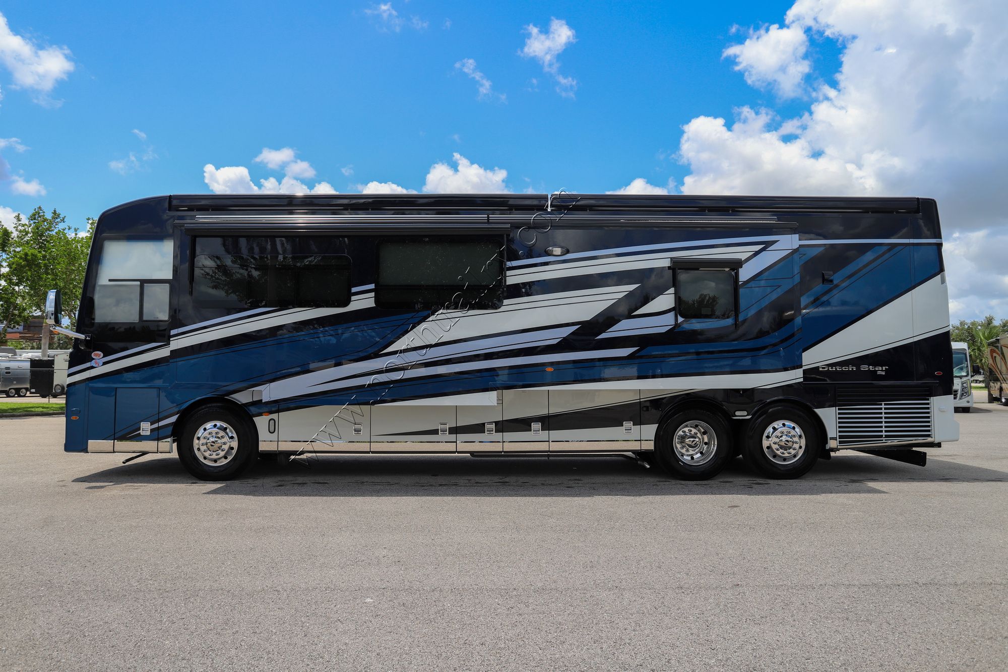 New 2026 Newmar Dutch Star 4081 Class A  For Sale
