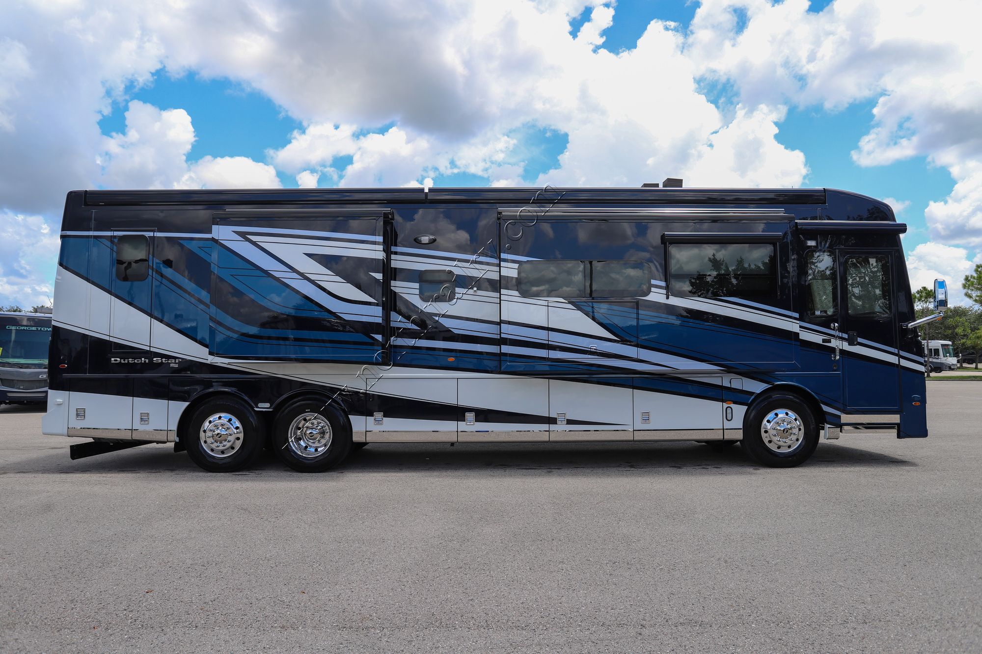 New 2026 Newmar Dutch Star 4081 Class A  For Sale