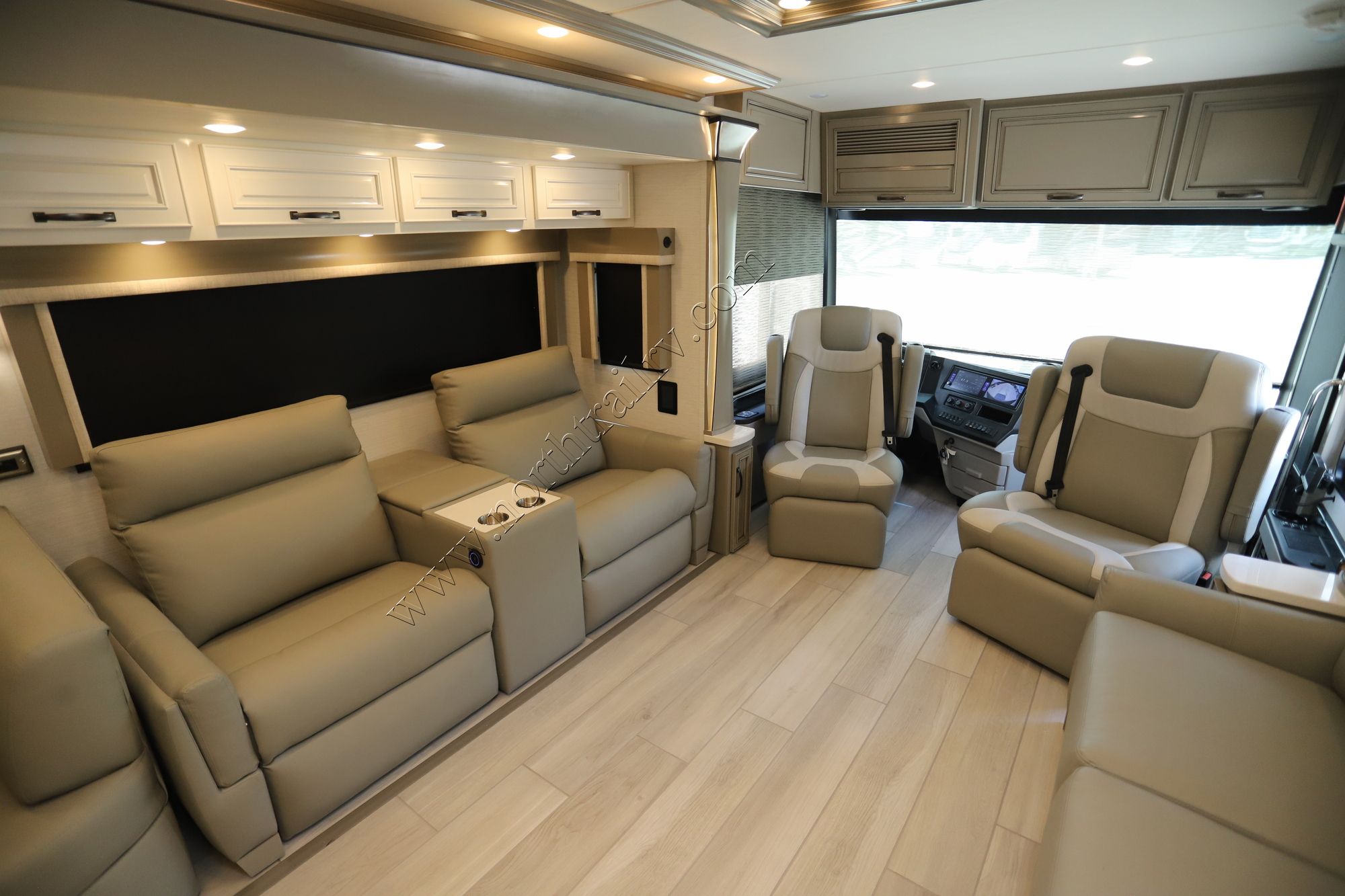 New 2026 Newmar Dutch Star 4081 Class A  For Sale