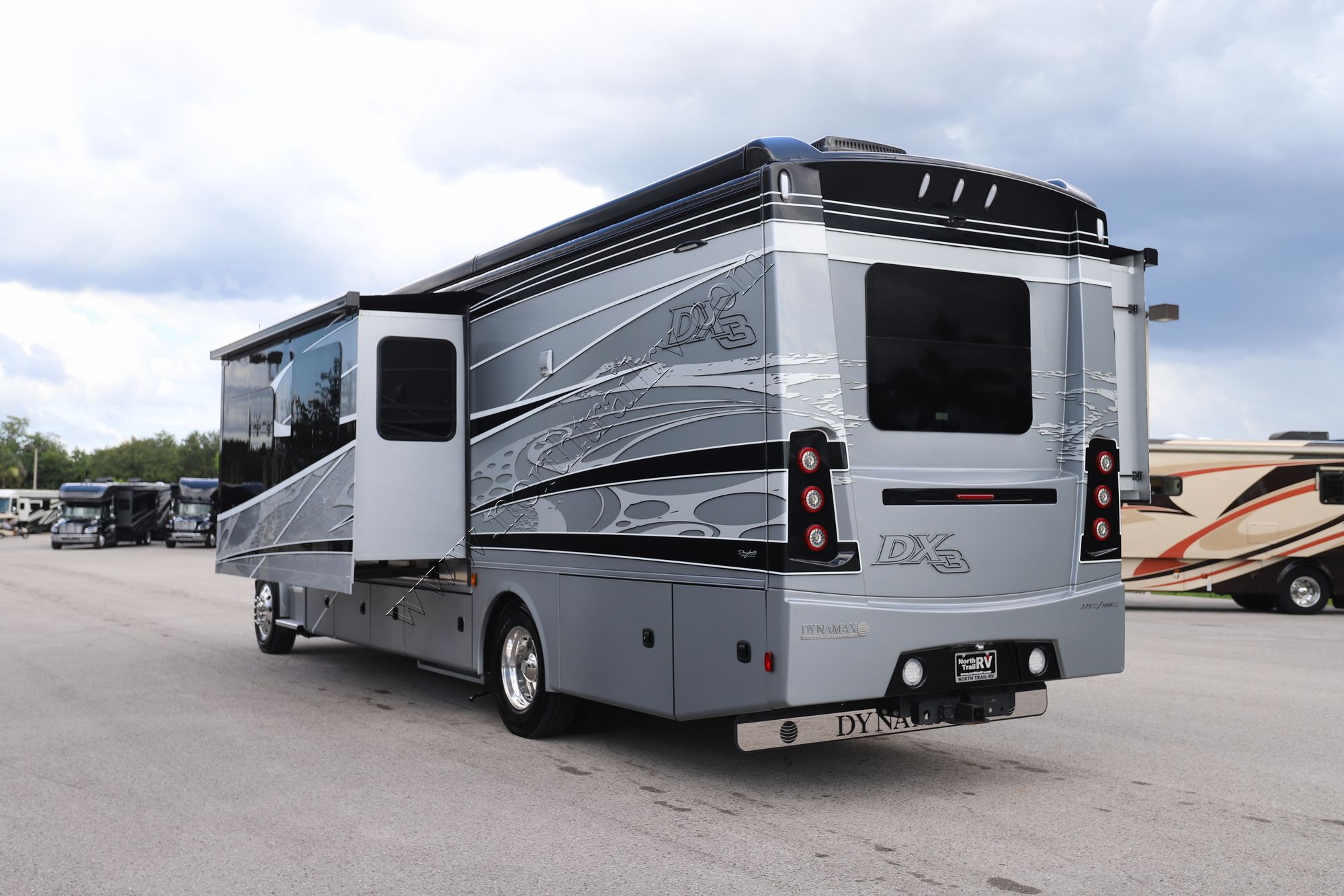 Used 2023 Dynamax Dx3 34KD Super C  For Sale
