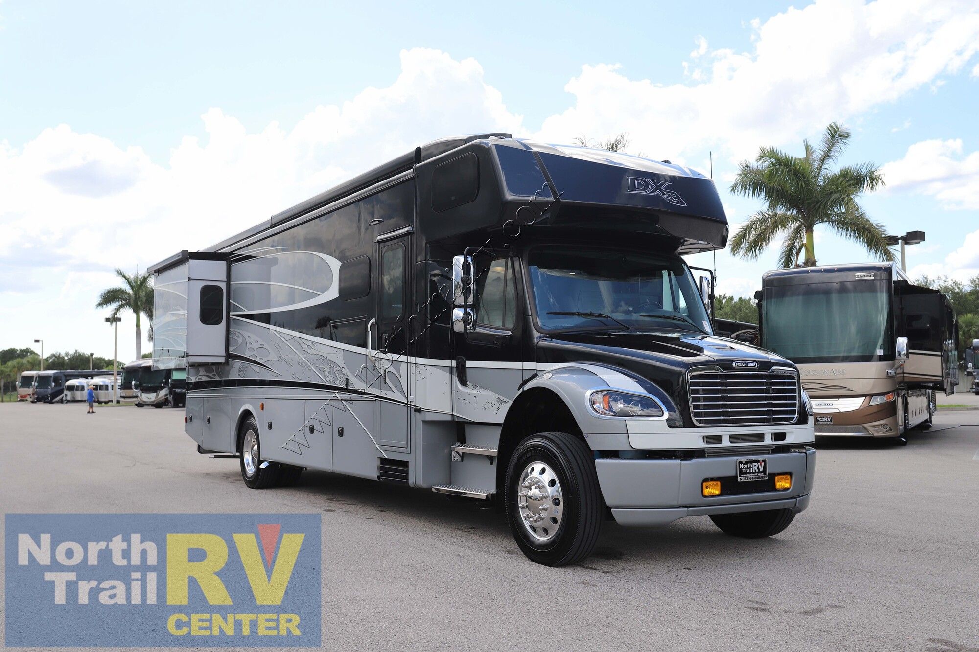 Used 2023 Dynamax Dx3 34KD Super C  For Sale